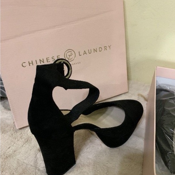 Chinese Laundry Black Ankle Strap Heels - Picture 4 of 4